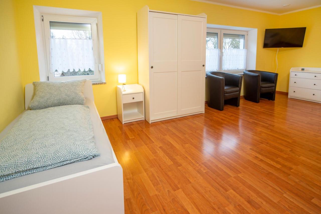 Monteur-/ Arbeiter-Apartment_ Wohnung 4 Memmingen Exteriör bild